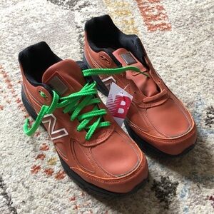 New Balance Tennis Shoes / Sneakers (NEVER WORN)